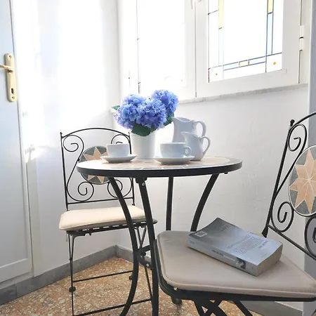 Oda ve Kahvaltı Rosa Dei Venti 3*